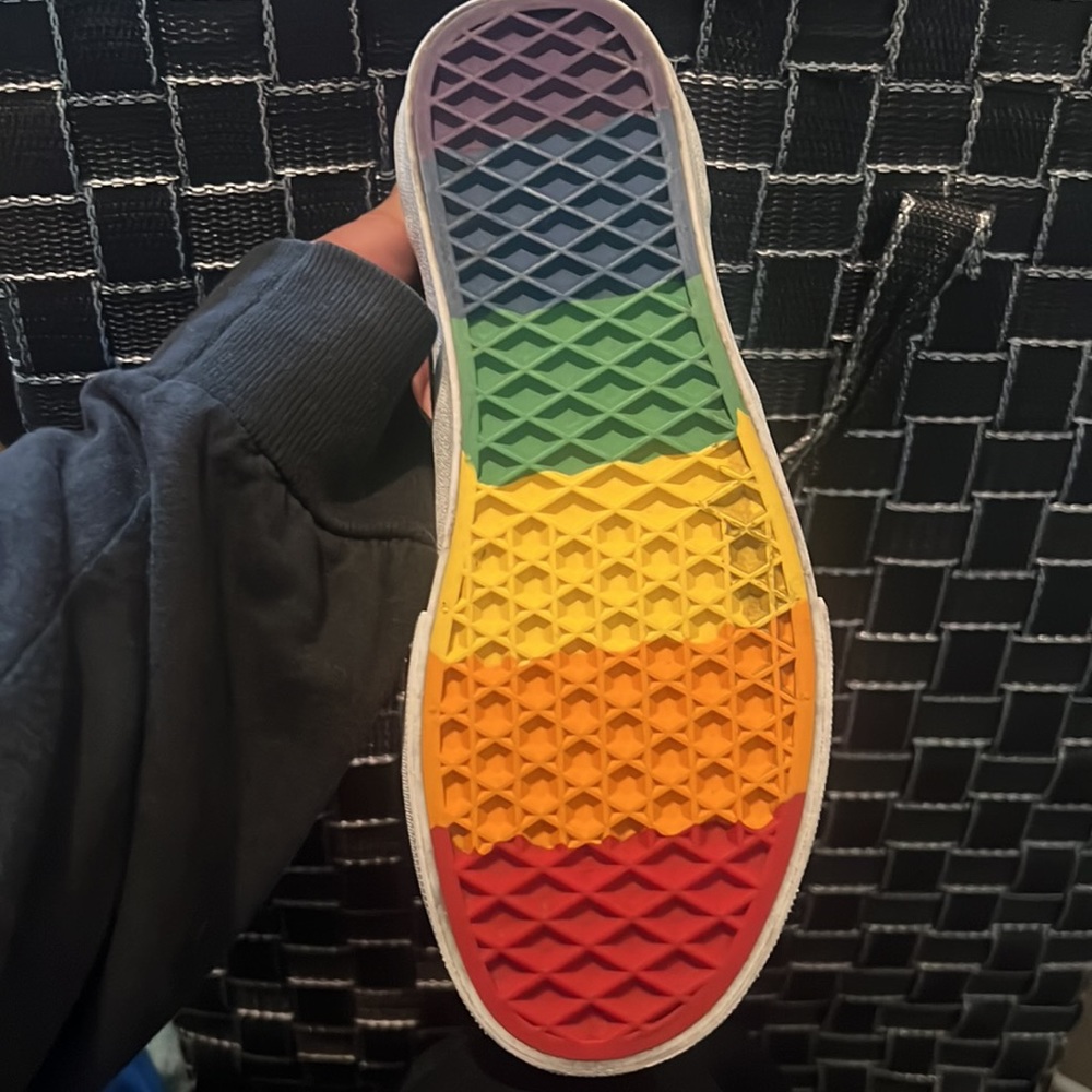 Vans - Picture 3 of 3